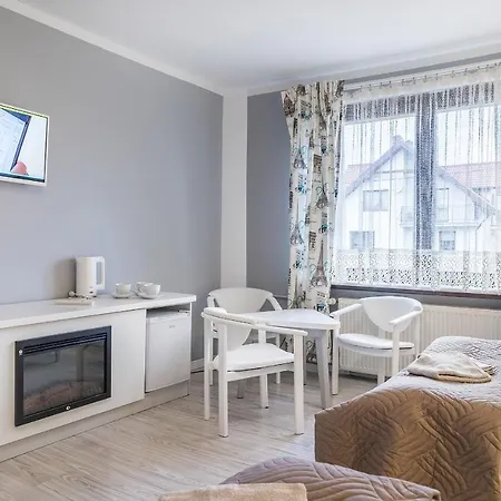 Pokoje Goscinne Madura Karwia
