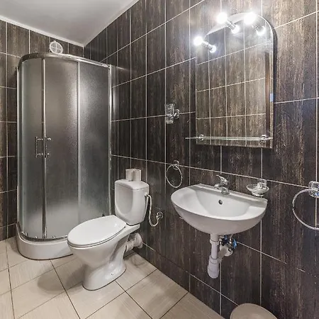 Pokoje Goscinne Madura Karwia
